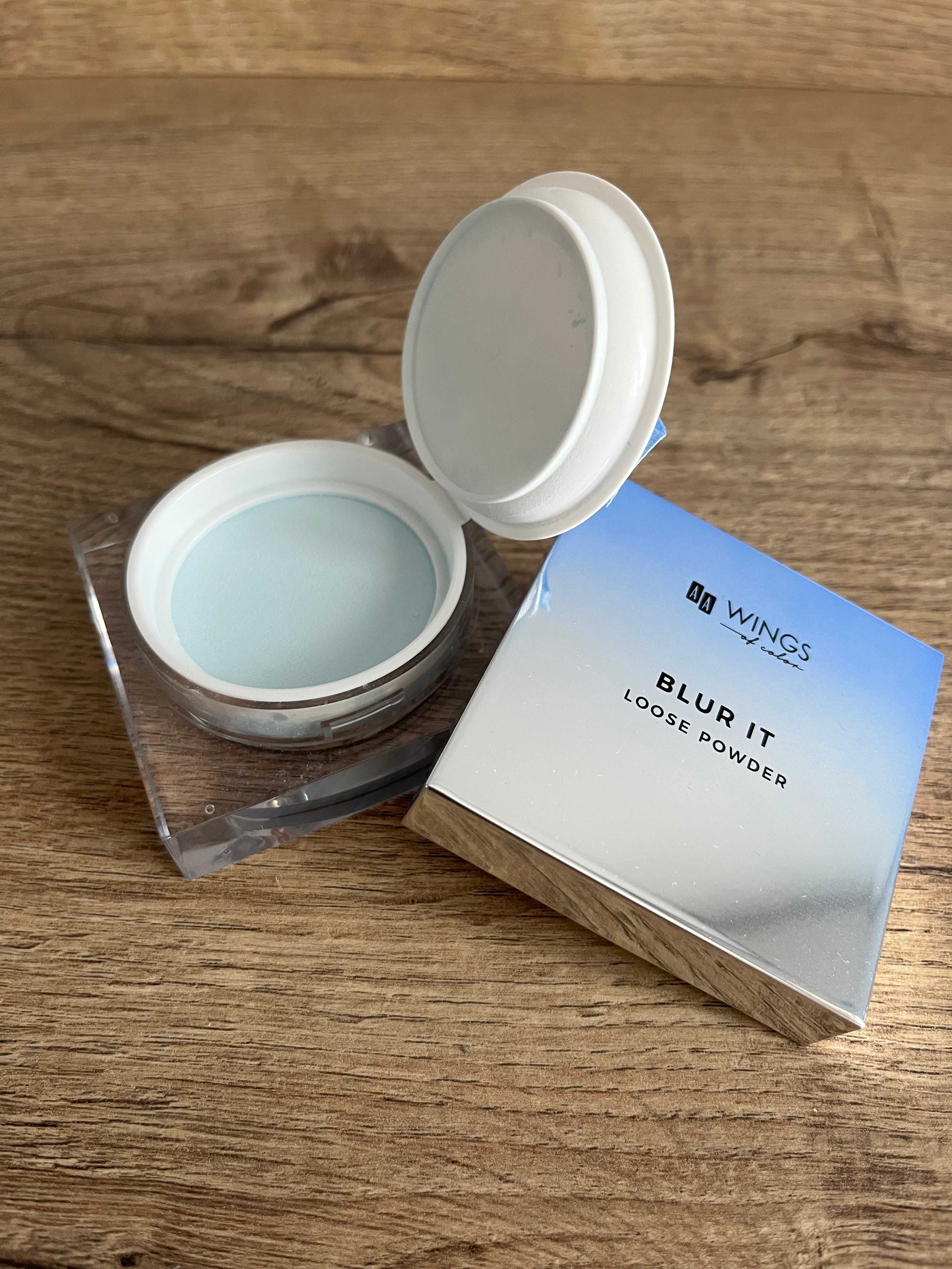 AA Wings of Color It Girl, Blur It Loose Powder puder sypki