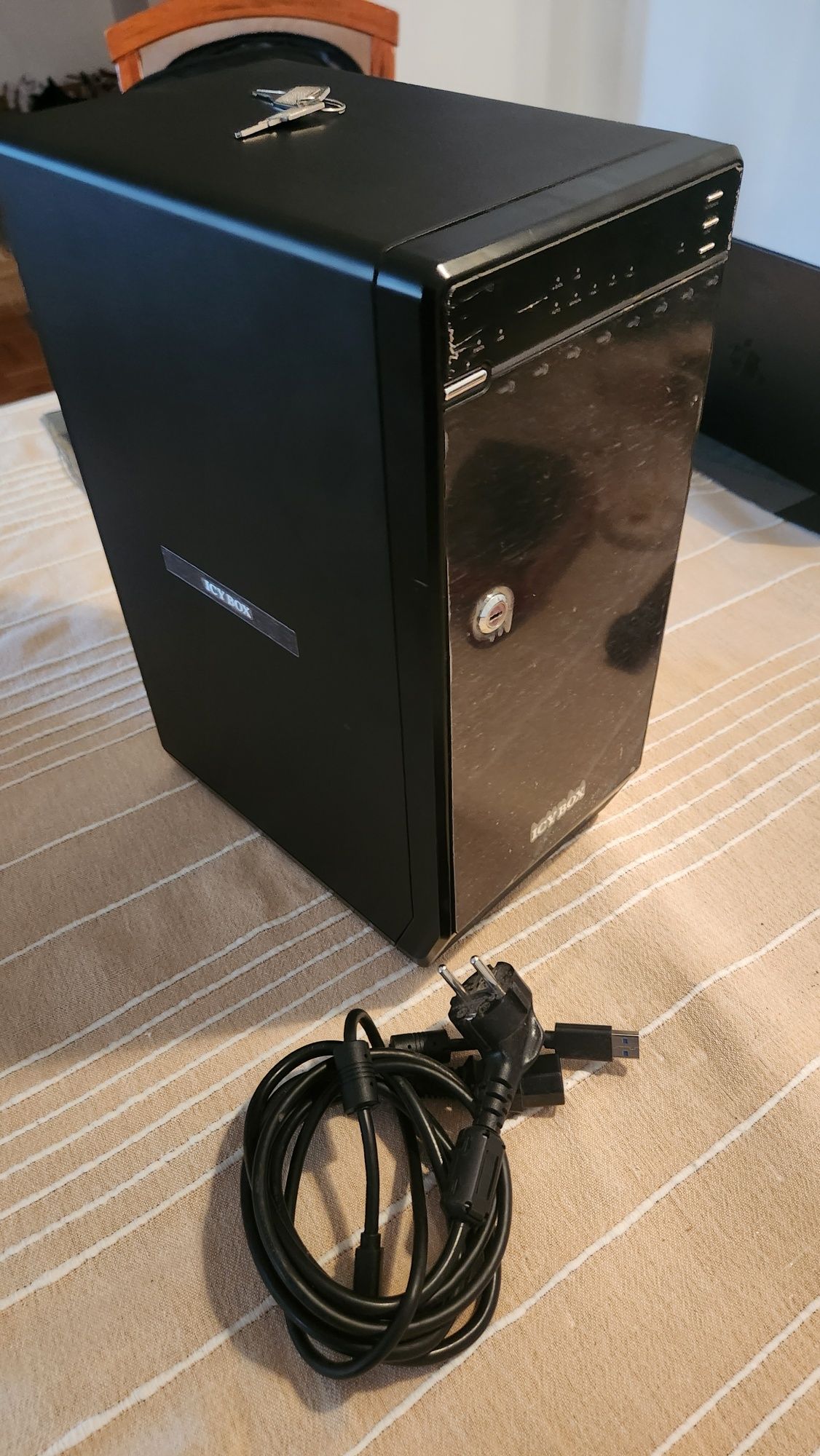 ICY BOX Macierz dyskowa - 8x 3.5" SATA I/II/III z dyskami 38TB