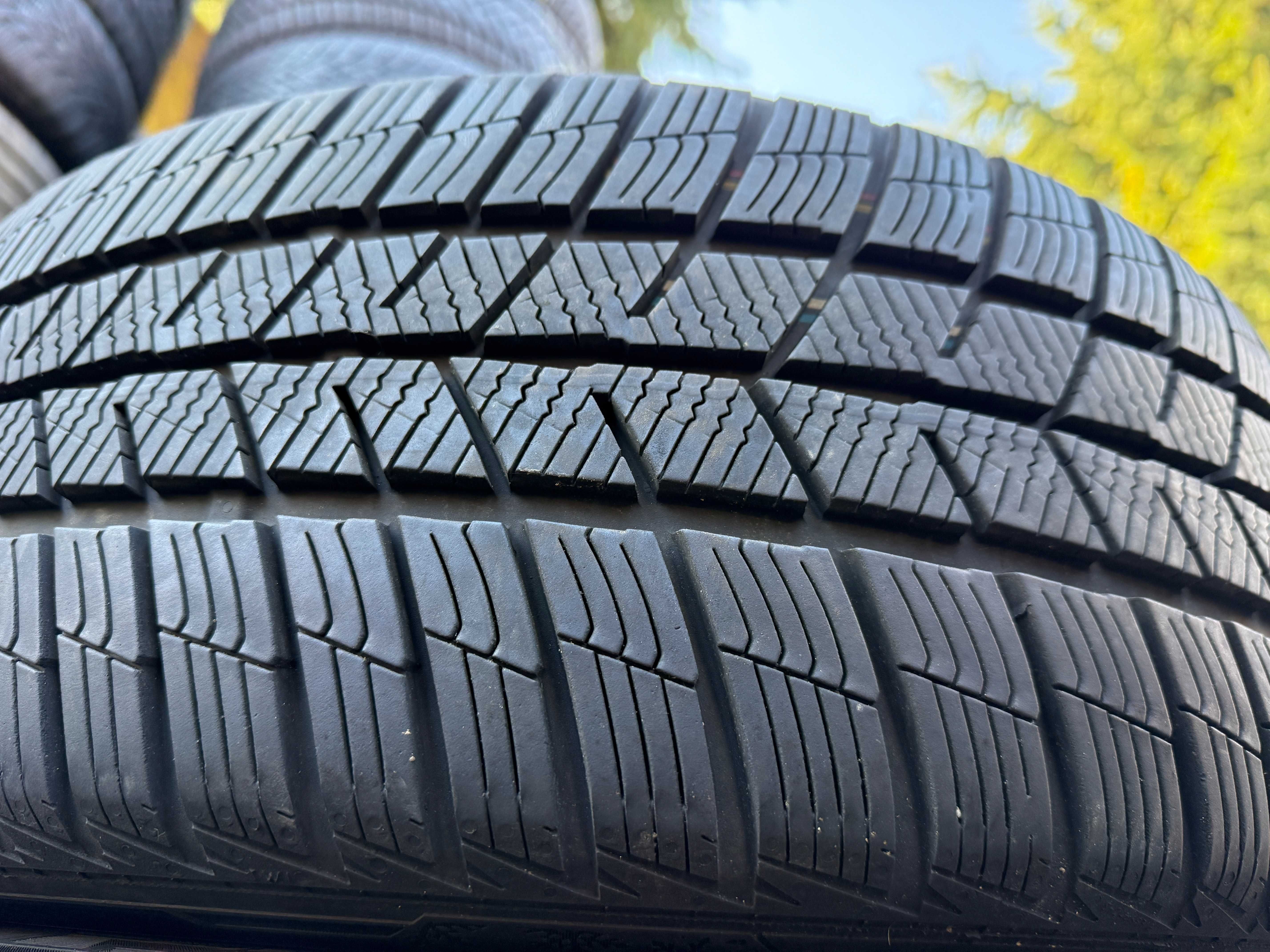 Komplet opon zimowych Barum Polaris 5 225/50r17 98H XL 2022 r.