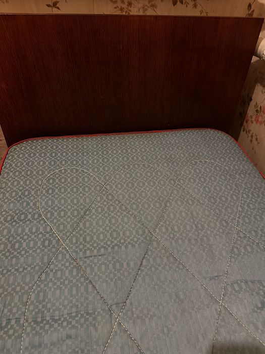 Диван під реставрацію / Ліжко односпвльне