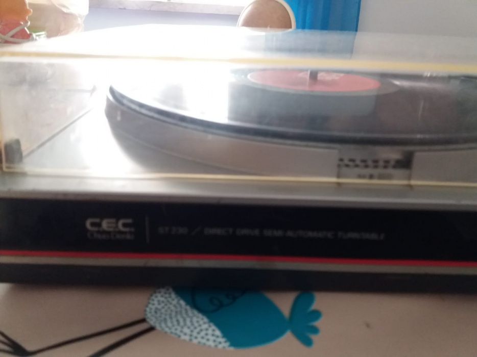 Gira discos CEC