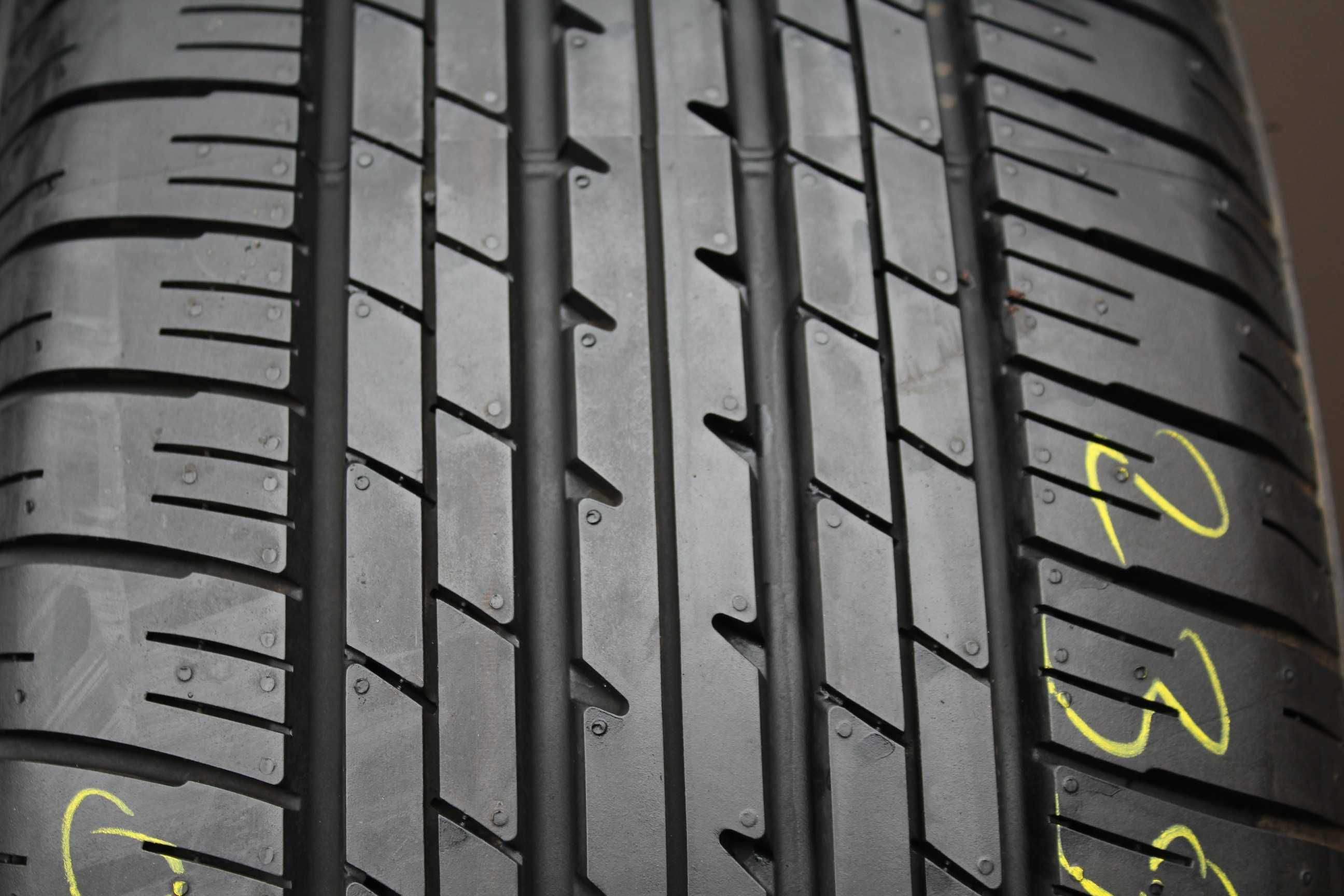 235 60 R18 Bridgestone Duler H/L 33