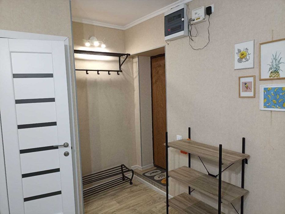 м.Наукова 2кімнатна, поруч госпіталь. Домашній затишок