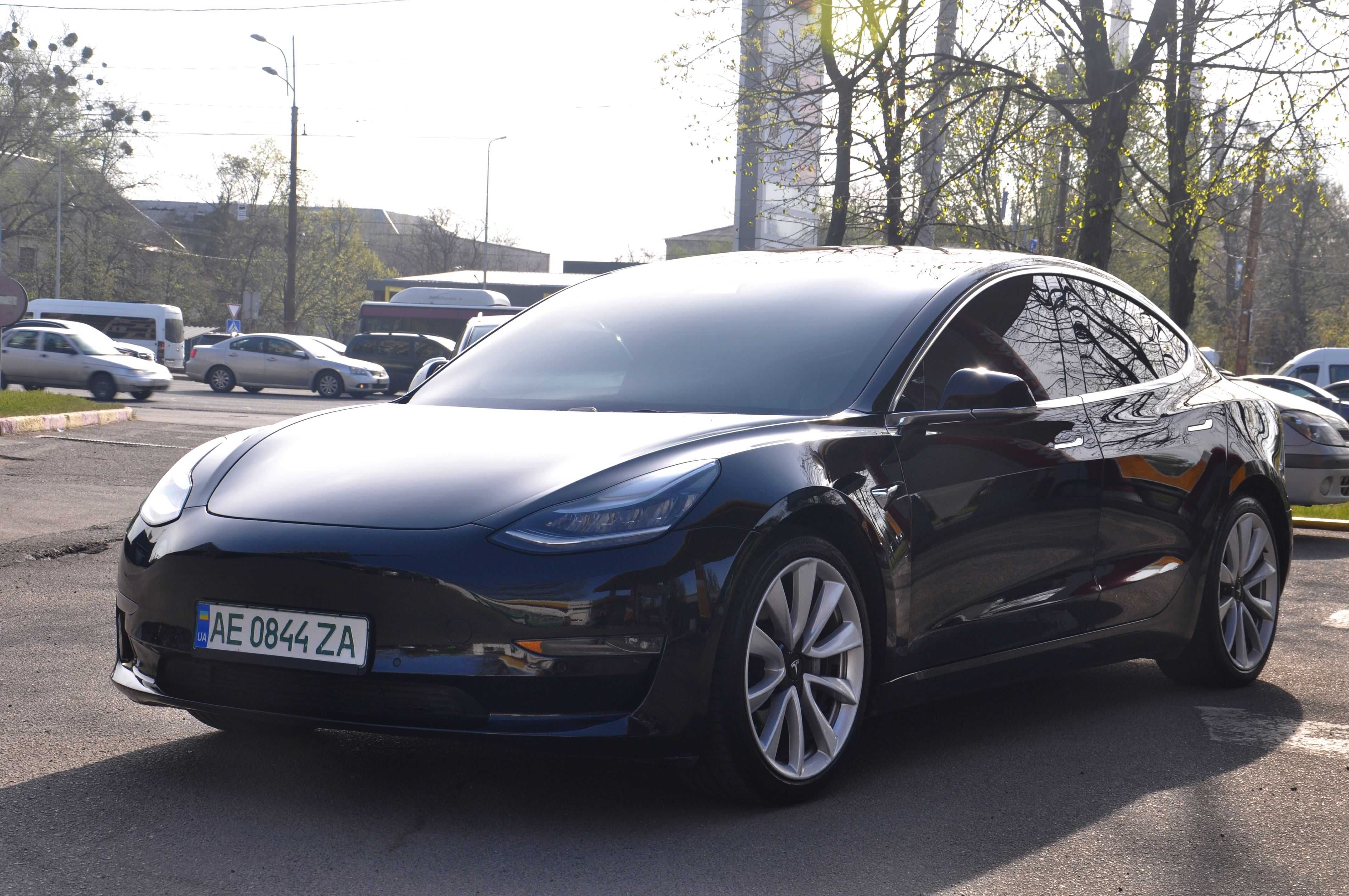 Tesla Model 3 2018 • Long Range 80.5 kWh Dual Motor (441 к.с.) AWD