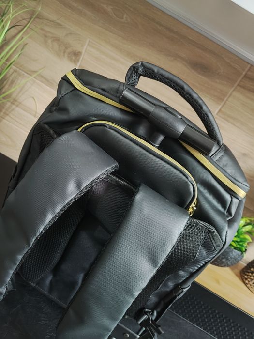 Torba na kółkach czarno złota