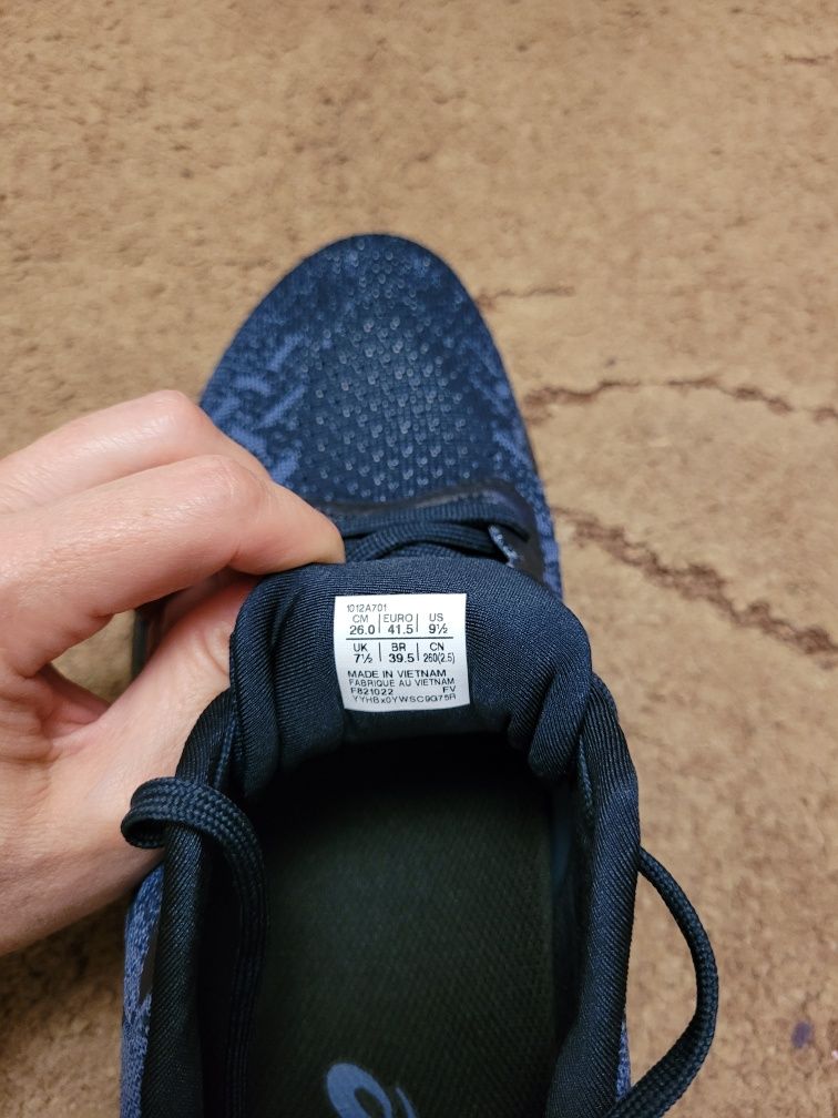 Продам кросівки Asics 41 р