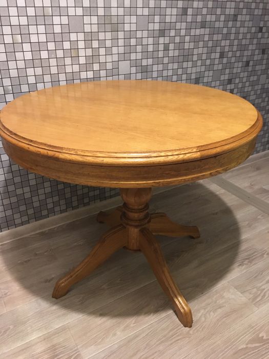 Стіл дубовий круглий