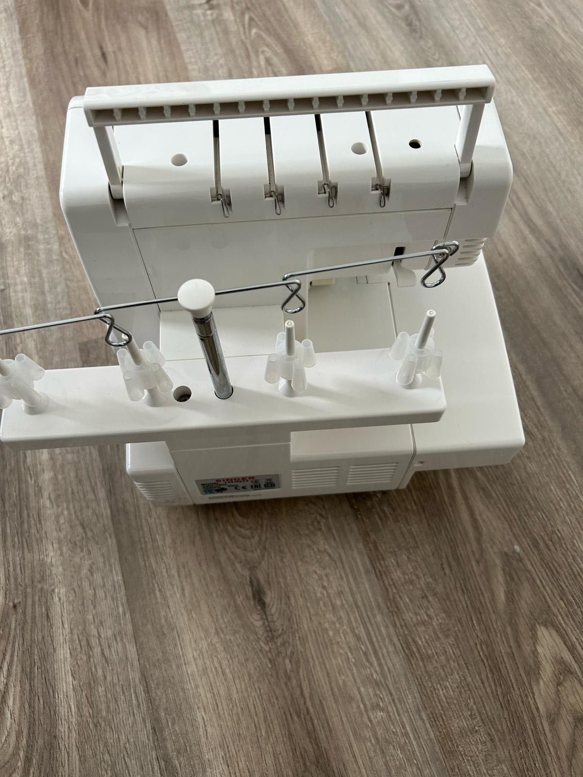 Máquina Corte e Cose Singer Ultralock