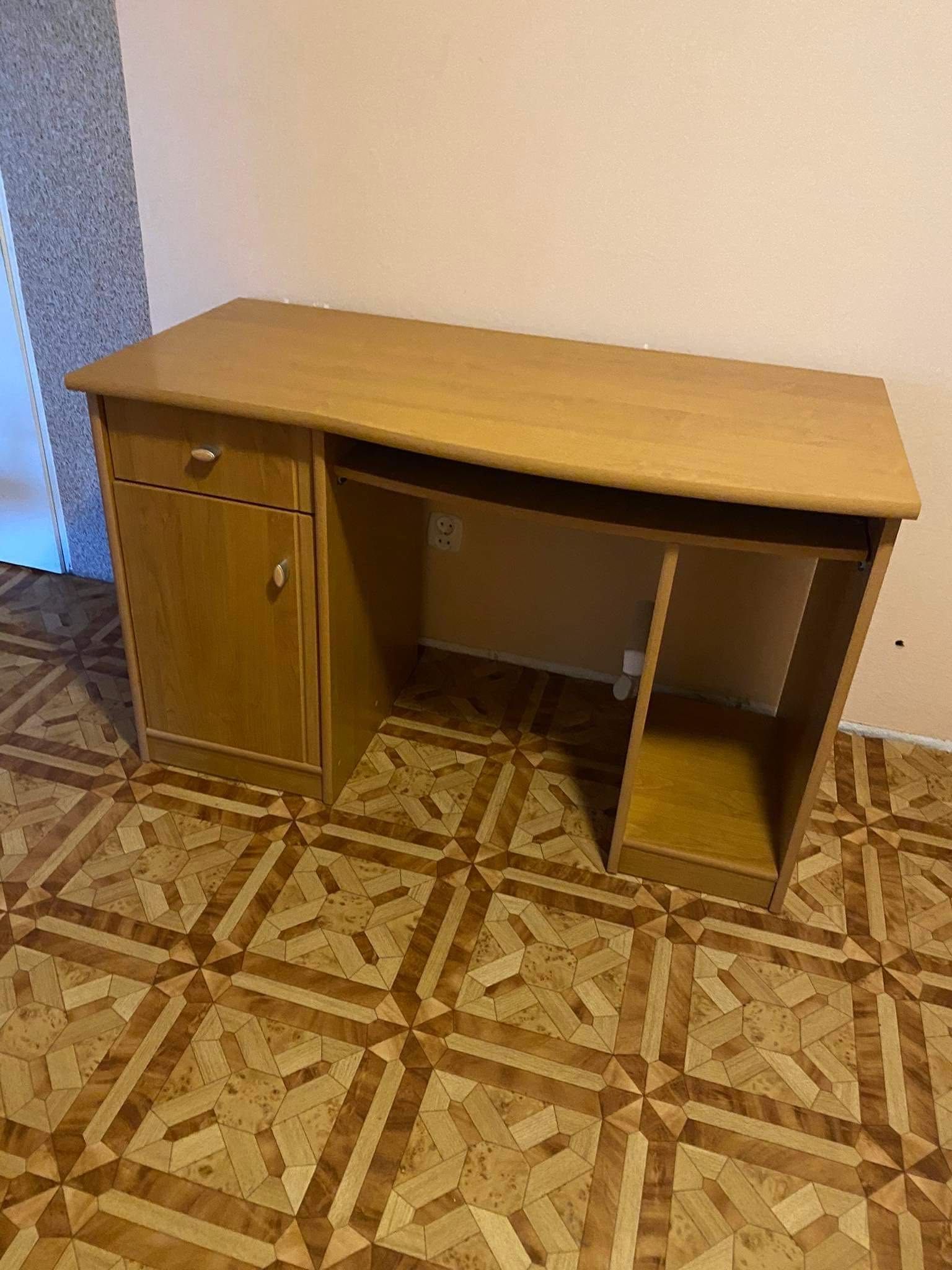 Używane biurko w bardzo dobrym stanie