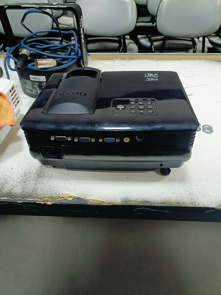 Projetor BENQ MP512 - LCD com falhas nos píxeis