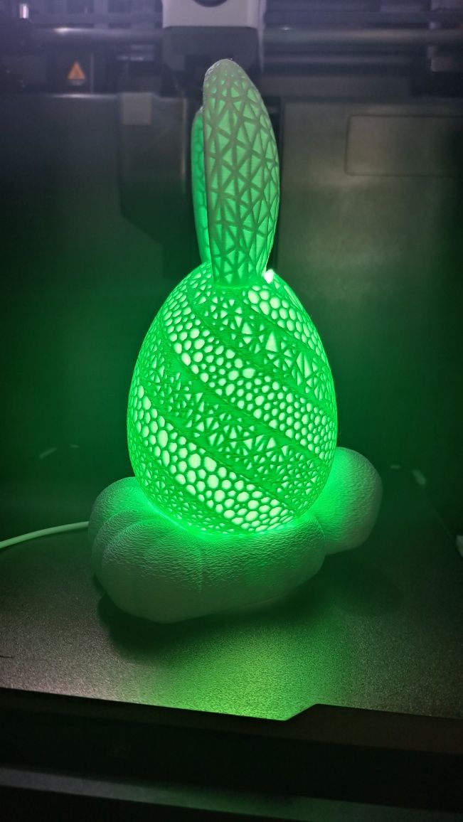Ovo coelho – Mealheiro com Luz

Mealheiro em impressão 3D com