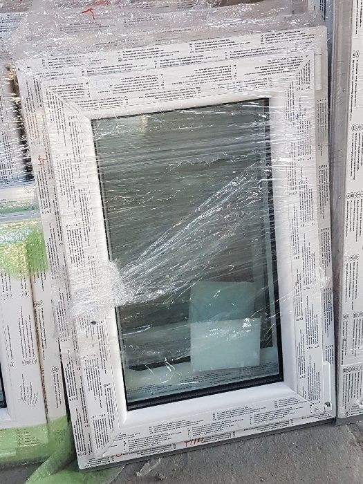 okno pcv 56,5x83,5 RU białe w otwór 60 x 90