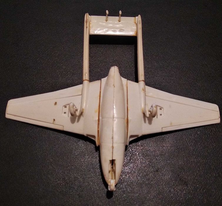 1980 год модель самолет истребитель Vampire RAF Байрактар