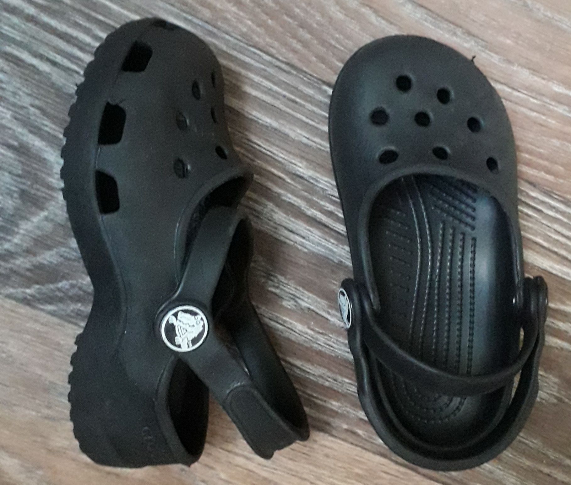 Продам оригинальные crocs размер 6-7, наш 23-24