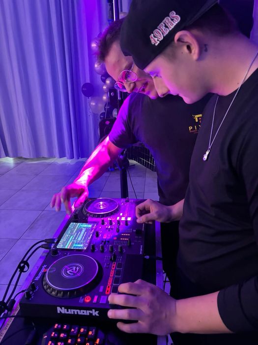 DJ + Oświetlenie + Nagłośnienie – Wesela, 18-stki, Eventy | GrupaPIXEL