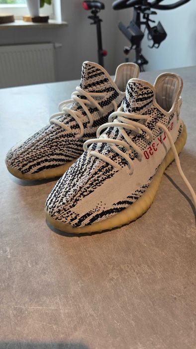 Yeezy Boost 350 V2 "Zebra" 46