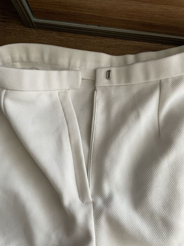 Білі шорти Lacoste