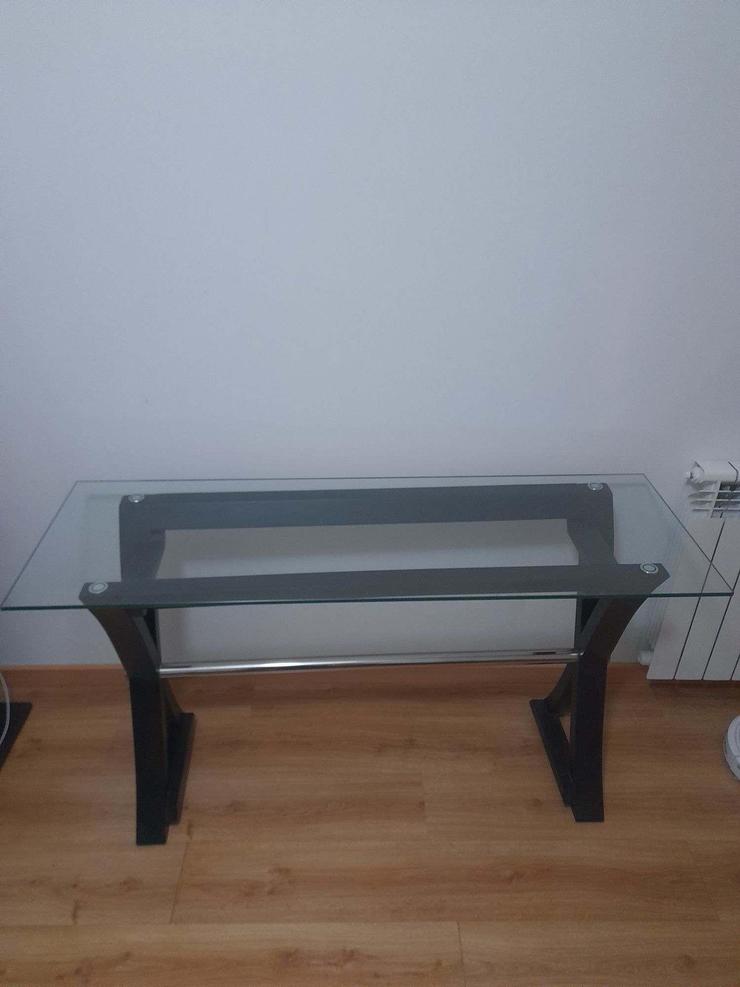 Mesa de Madeira com tampo de Vidro