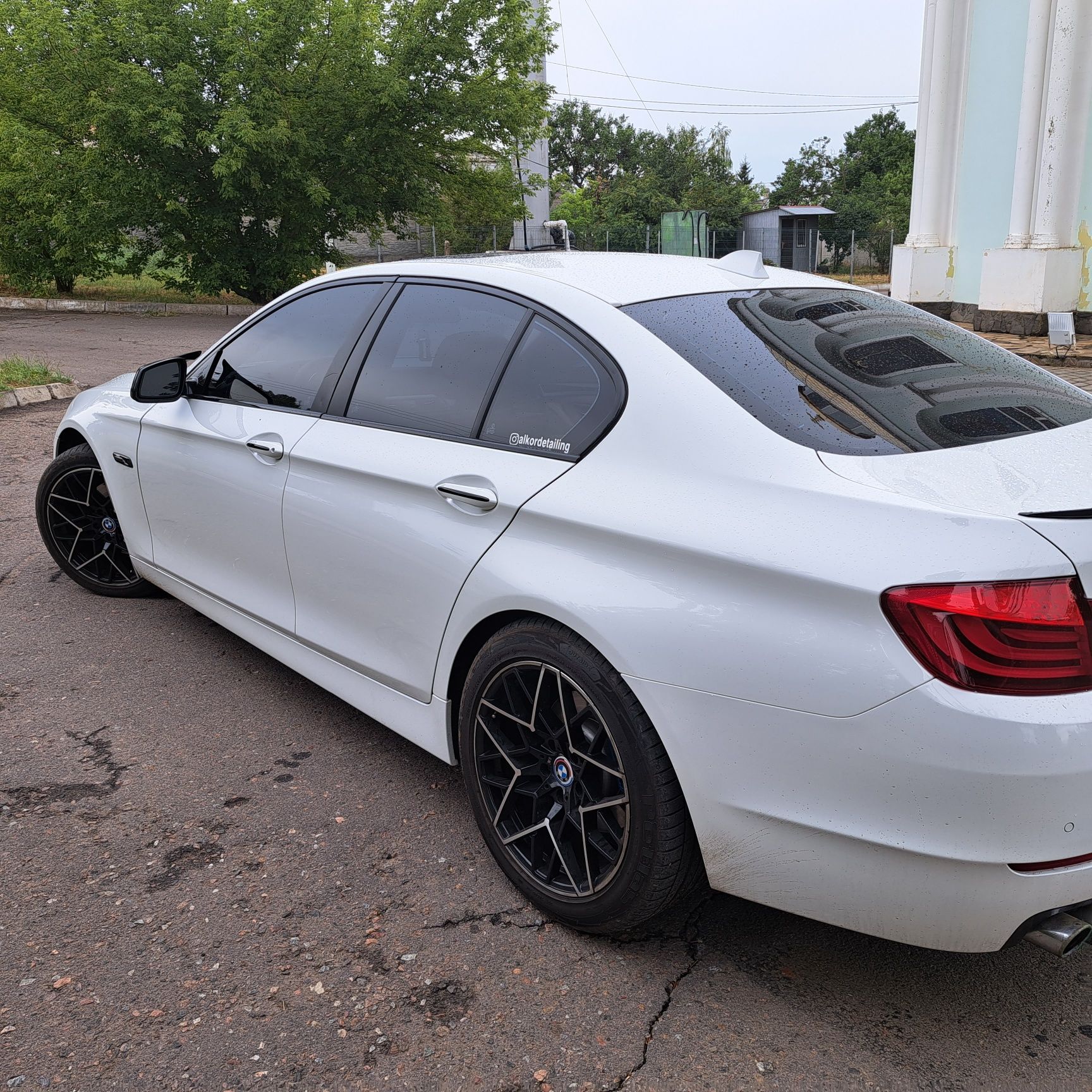Автомобіль BMW 528