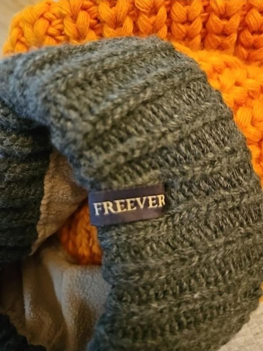 Комплект із шапки та шарфа Freever