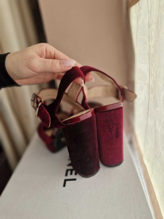 Босоніжки оксамитові Rusimoni