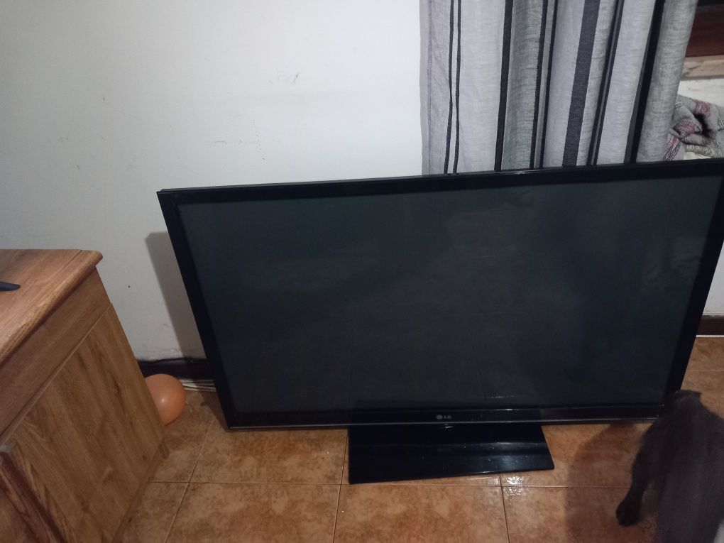 Vendo tv para peças