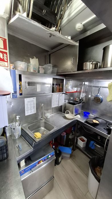 Trespasse de Restaurante em Lisboa. Com Saida de Fumos.