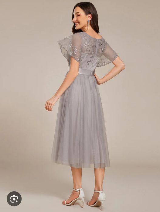 Святкова ніжна пишна сукня фатин плаття міді вечірнє