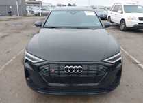 Бампер Audi e-tron Ауді є-трон на розборку шрот разборка