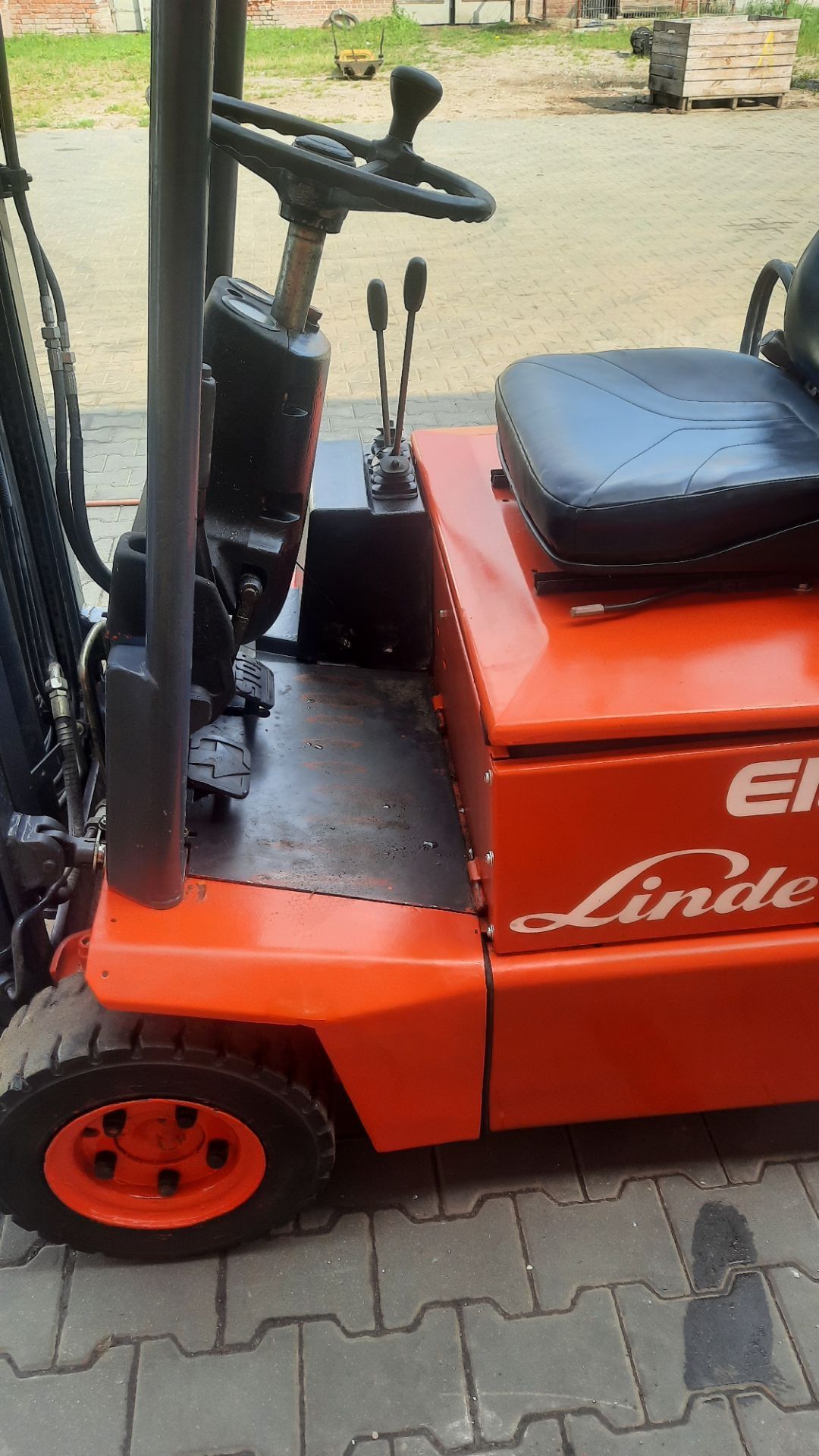 Wózek widłowy elektryczny Linde E12