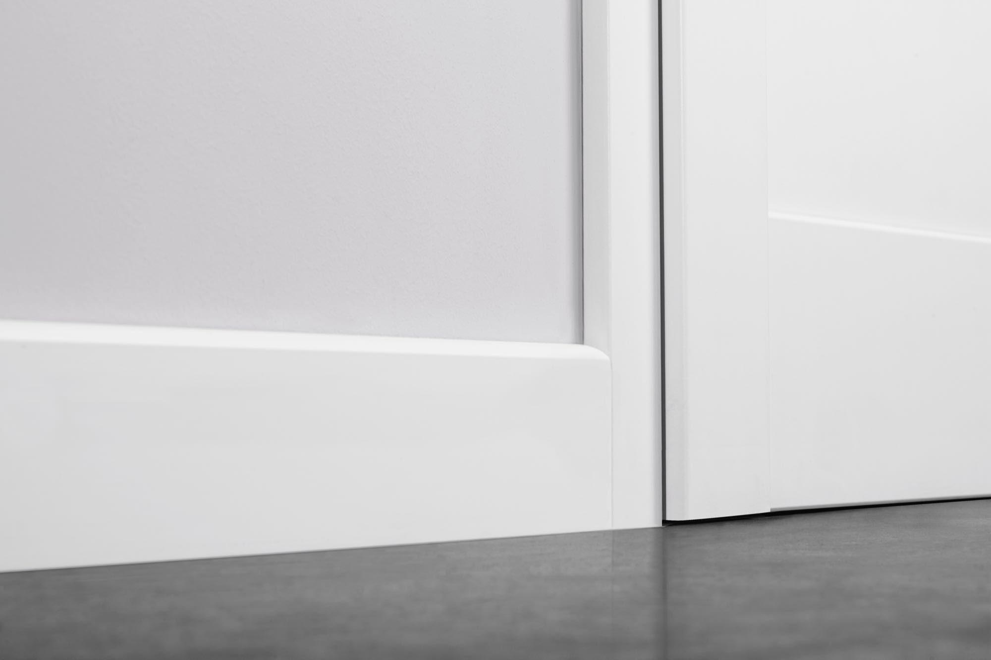 Listwa przypodłogowa mdf  kolor czarny wys.  60 mm x 12 mm
