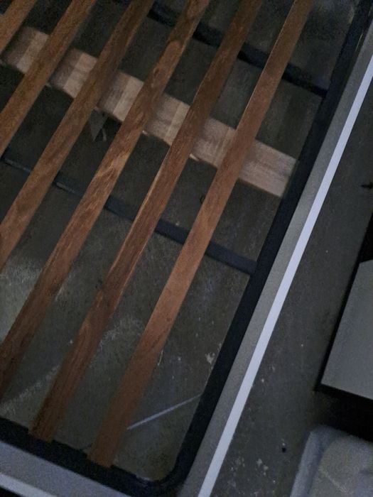 Cama king size com estrado e colchão