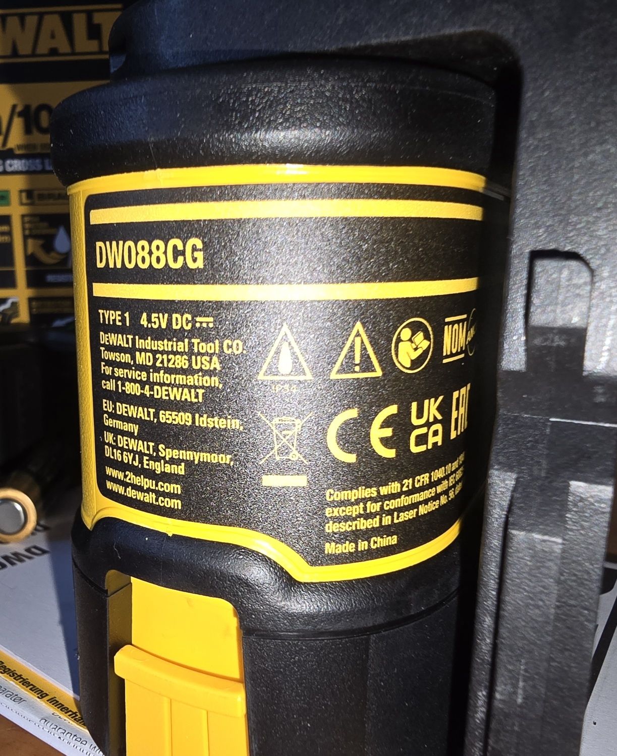 Dewalt DW088CG(зелений лазер) оригінал із Англії