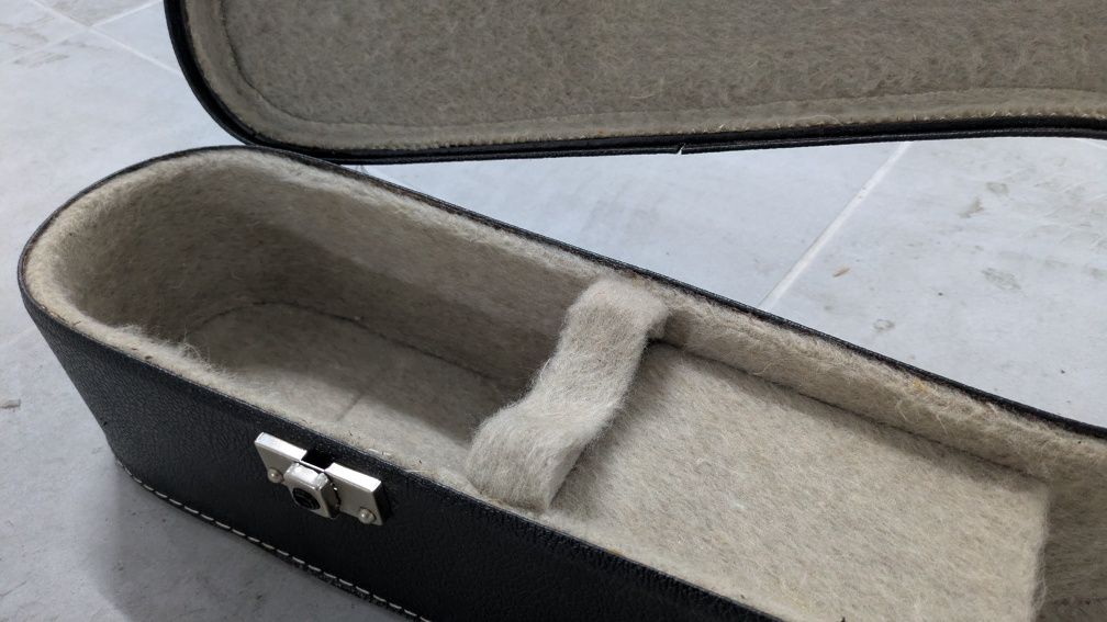 Caixa dura para Guitarra