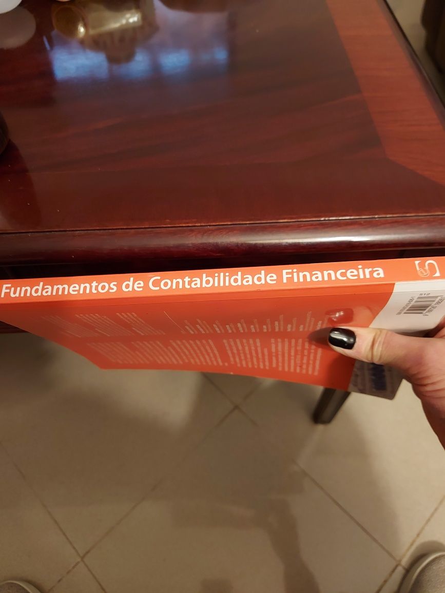 Fundamentos de Contabilidade Financeira.