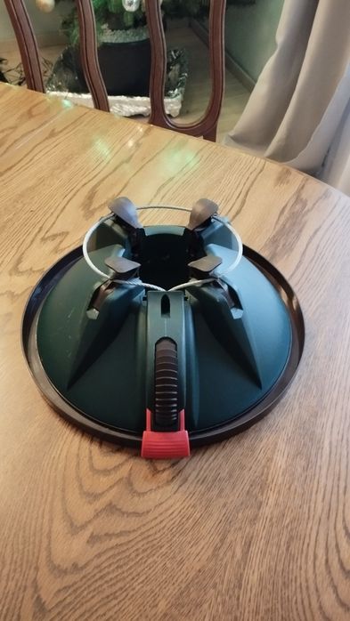 Solidny Stojak zamozaciskowy na choinke