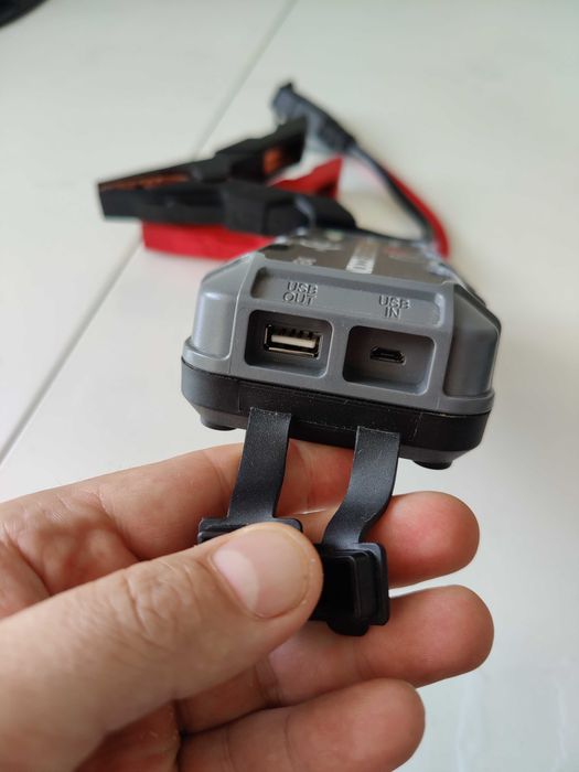 Пусковий пристрій noco cb40 boost plus бустер 1000 а