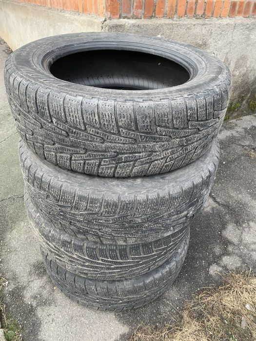 Зимня резина nokian R235/60/18