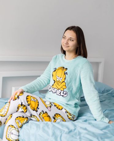 Шикарніша тепленька піжамка з улюбленцем Garfield's від H&M!