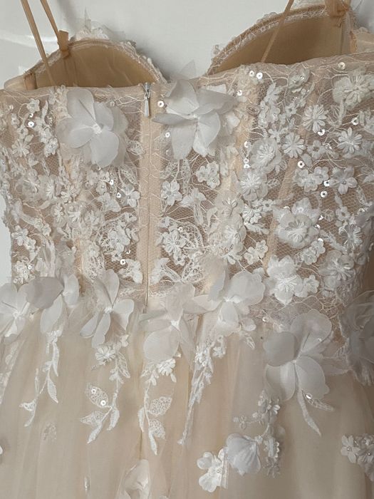 Suknia Ślubna z rozcięciem na nogę r.S