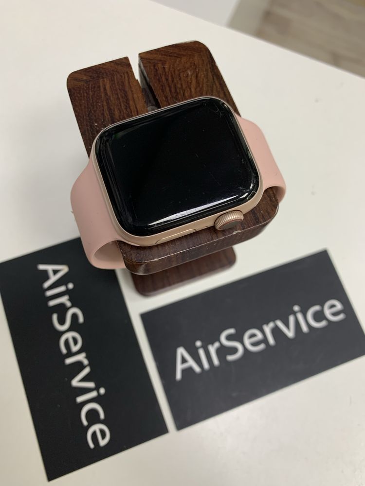 Оригінальні  apple watch series 4 40 mm rose gold