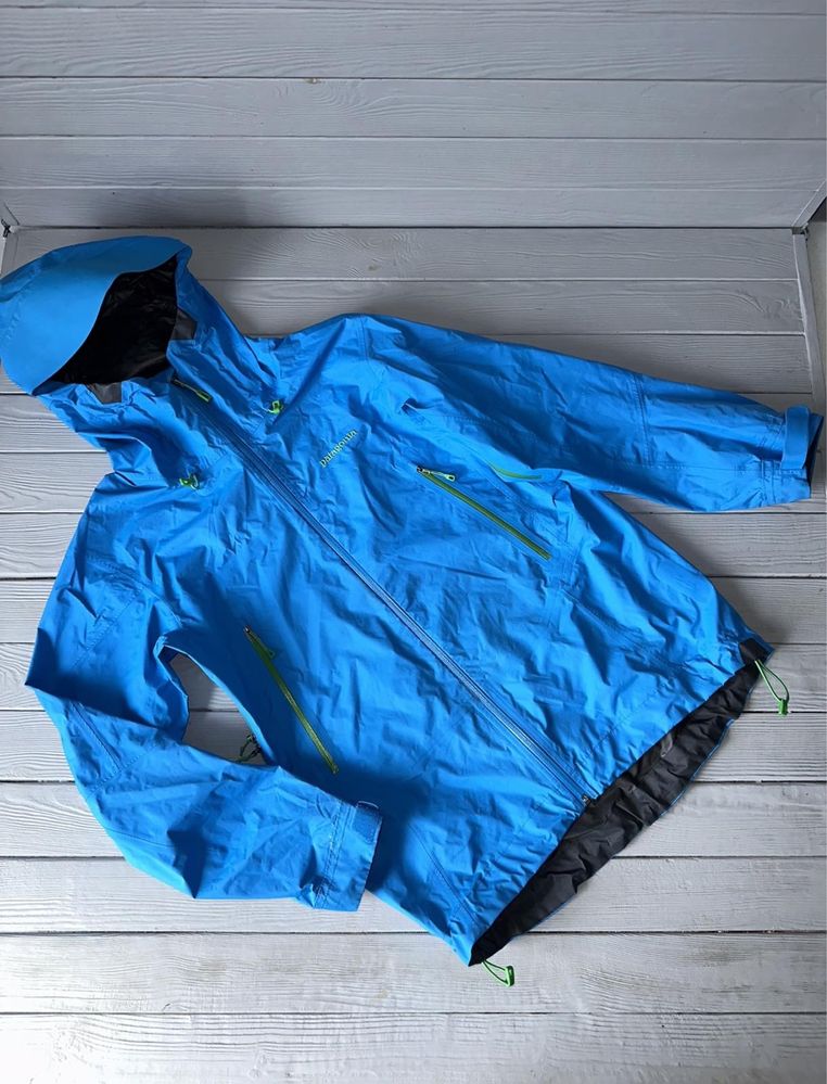 Мембранна куртка Patagonia ( розмір с )