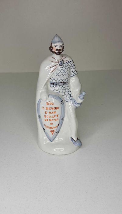 Статуэтка Кто с мечом к нам войдёт,от меча погибнет редкая фарфор СССР