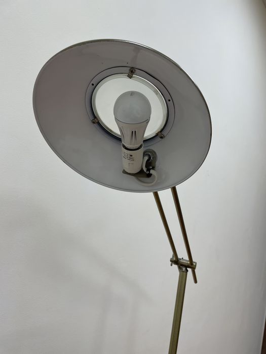 Продам лампу напольную