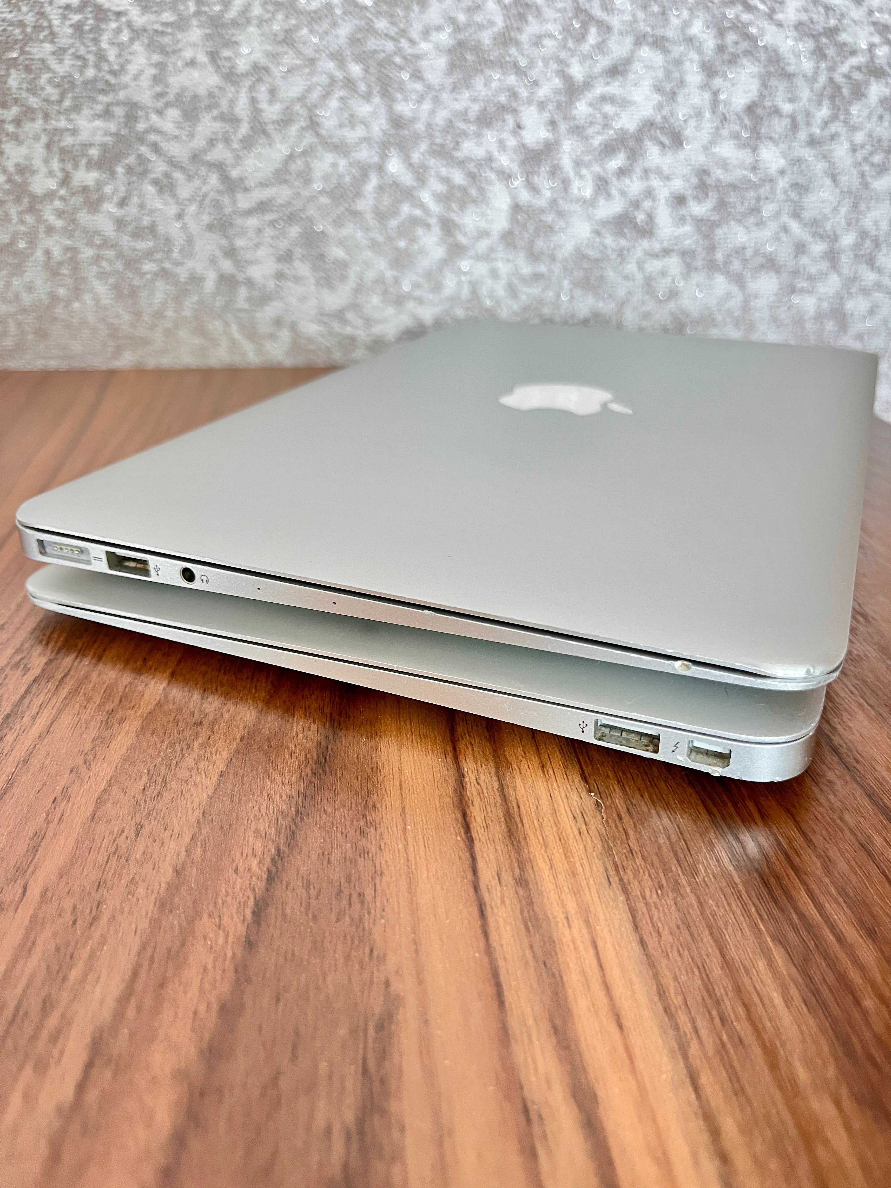 Лот 9 MacBook — від 11” Air до 13” Pro