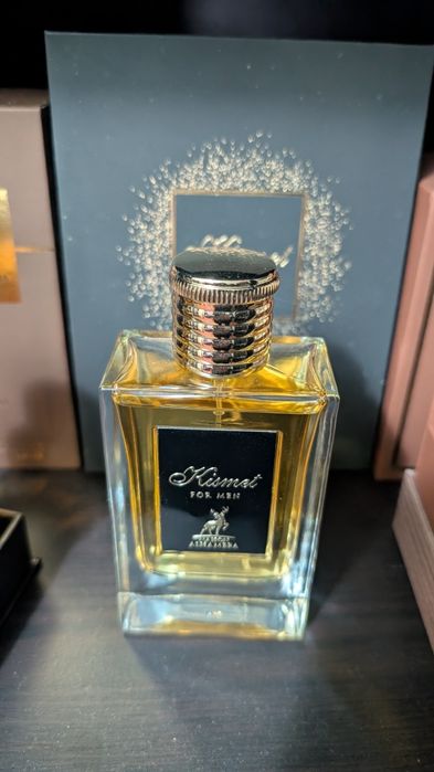 Vários perfumes árabes