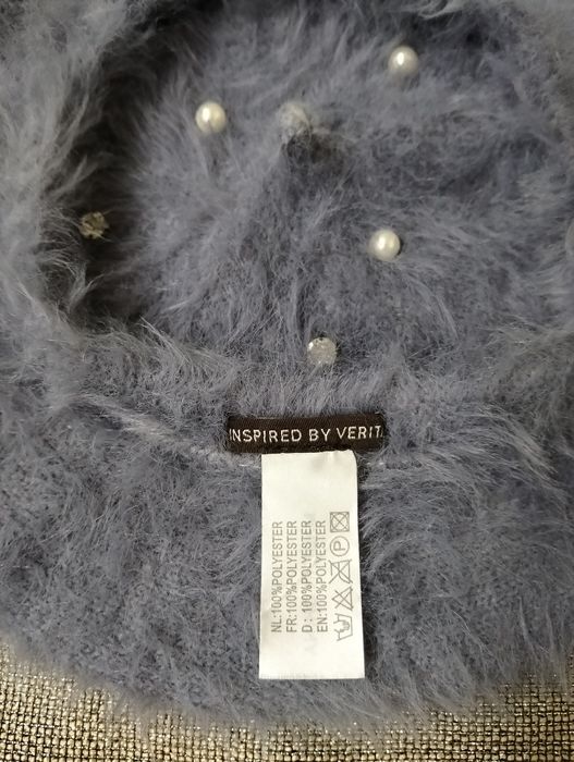 Шикарний берет з камінчиками та перлами