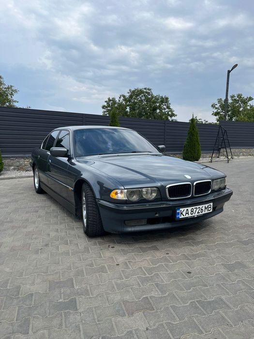 Продам бмв 728i 2000року