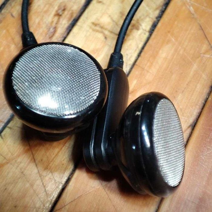 Стереогарнитура, наушники LG HSS-H100 с разъемом 3,5 дюйма. Микрофон