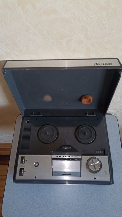 Магнитофон катушечный ,Unitra zkt 140 de luxe